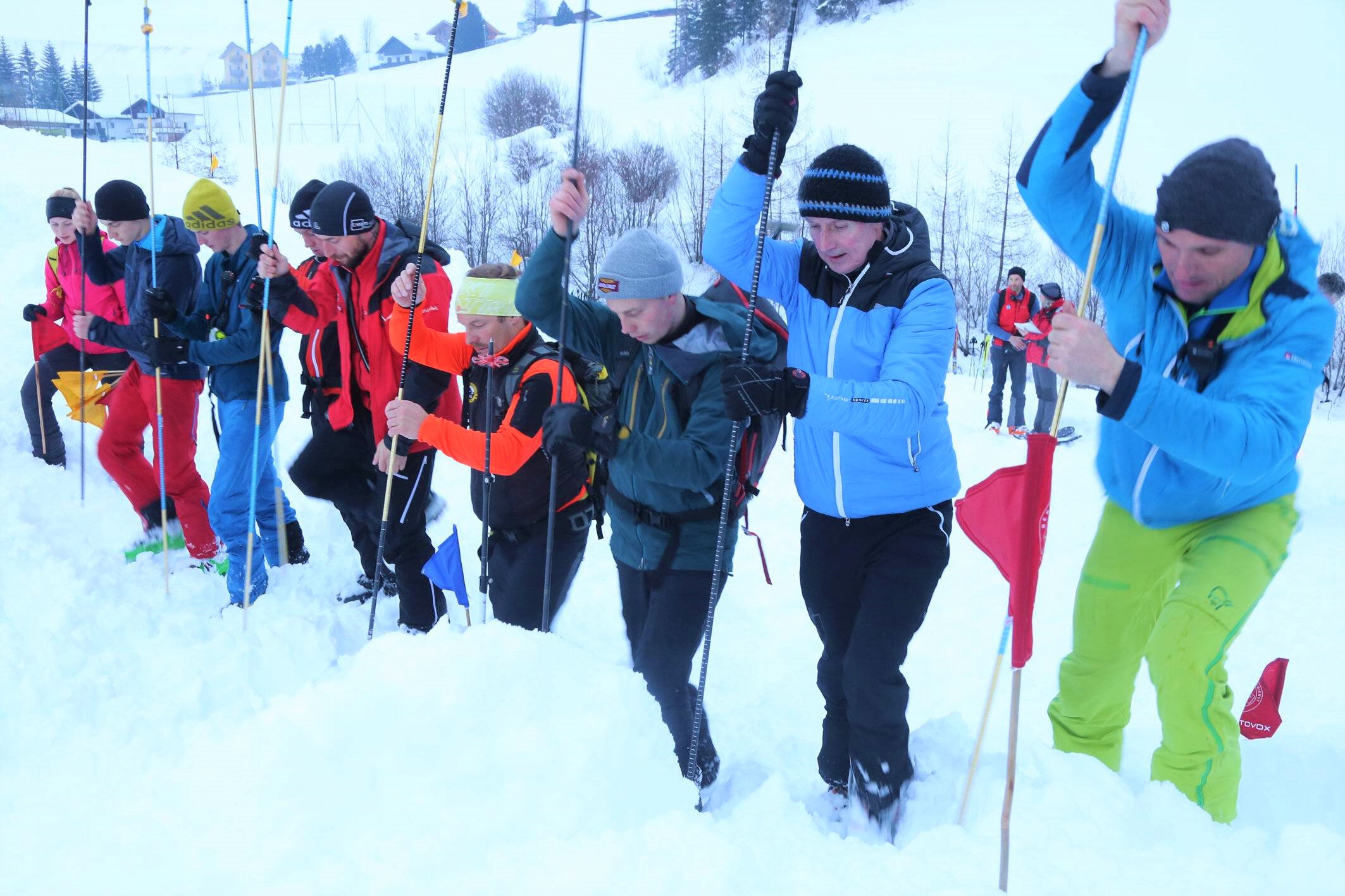 Eilmeldung: Felssturz in Tirol - Ortschaft nicht mehr erreichbar - Deutscher von Lawine begraben!