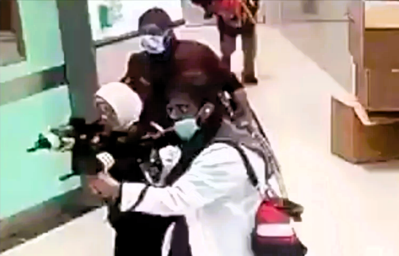 Anti-Terroreinheit als Ärzte verkleidet! Terroristen in Krankenhaus eliminiert