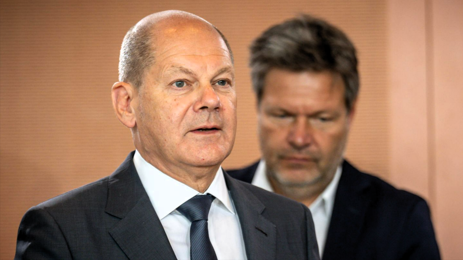 Anschlag auf den Kanzler! Reichsbürger wollten Scholz, Merz, Lanz und Maischberger exekutieren!