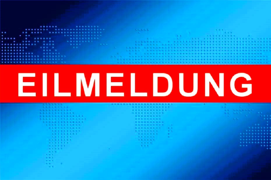 Deutschland: Flugzeug stürzt in Wohnviertel! Retter sind machtlos - Maschine kracht in Wohnhaus 