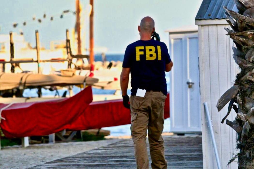 Paketfahrer entführt und tötet 7-jähriges Mädchen! Fedex-Fahrer begeht abscheuliches Verbrechen