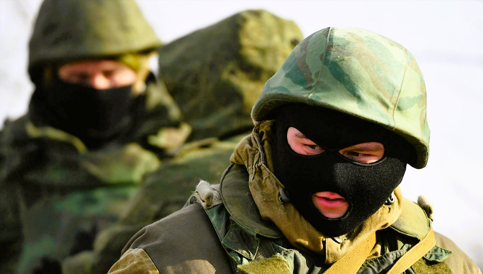 Russen erschießen ukrainische Kriegsgefangene! Schock Video▶️ zeigt schreckliche Hinrichtung