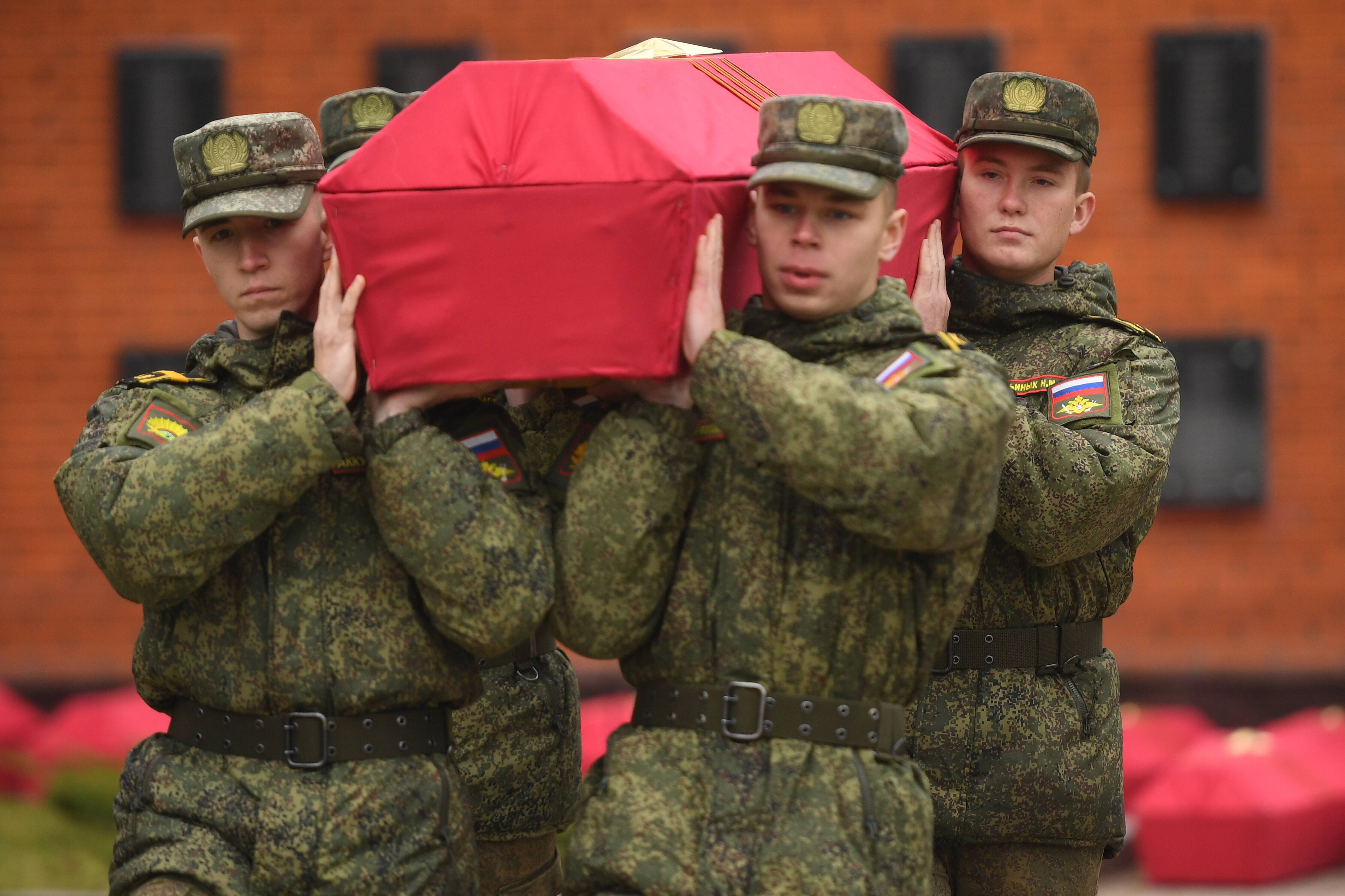 Putin hat keine Soldaten mehr! Nur noch Zivilisten an der Front! Reserven fast restlos aufgebraucht
