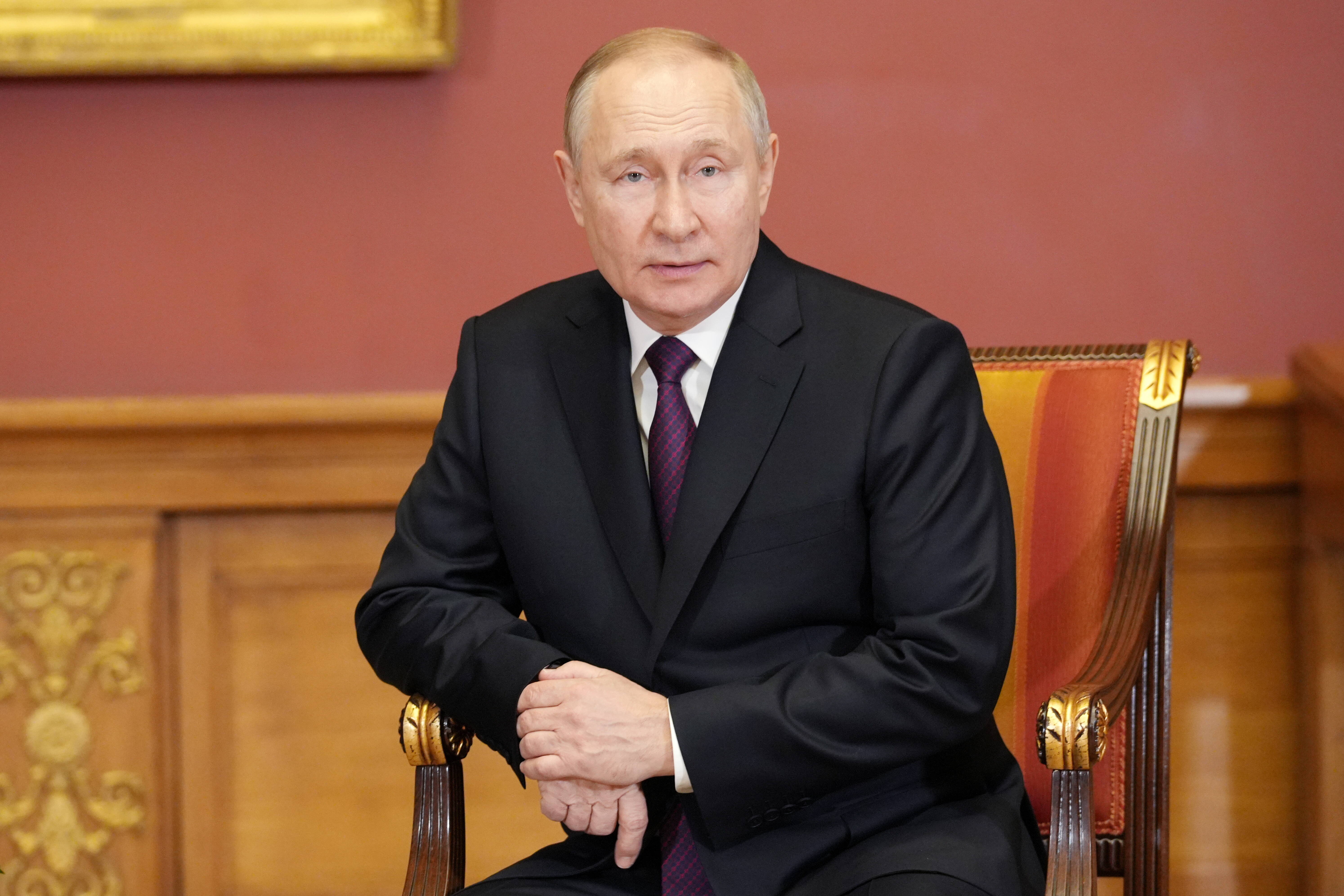 Putin völlig panisch! Verstörendes Video aus dem Kreml zeigt: Putin fürchtet sogar seine engsten Vertrauten!