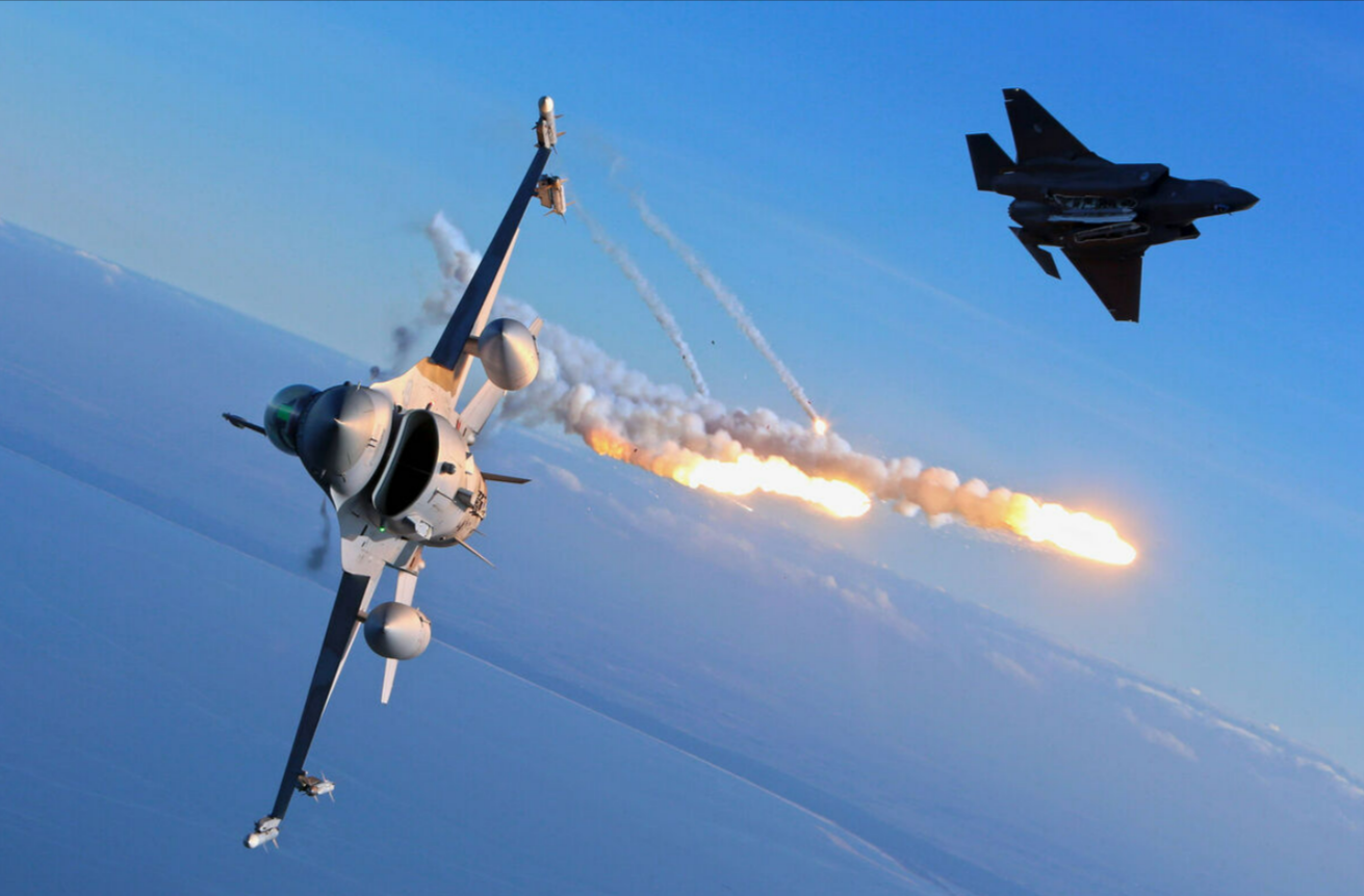 Mehre Alarmstarts der NATO! Russische Flugzeuge greifen  NATO-Luftraum an!