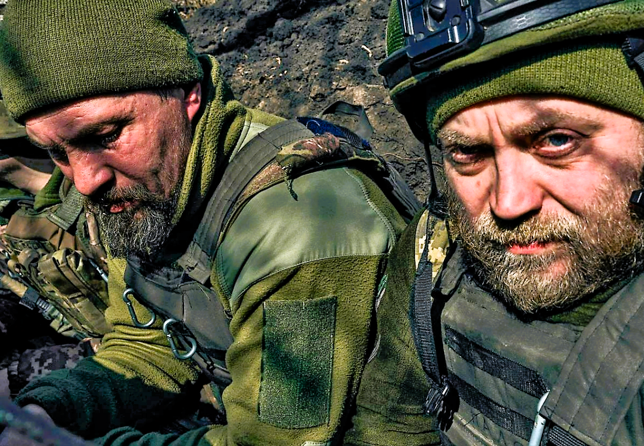 Putin tobt! Russen-Soldaten völlig bekifft und zugedröhnt an der Front! Geheimdienst mit erschütternden Berichten!
