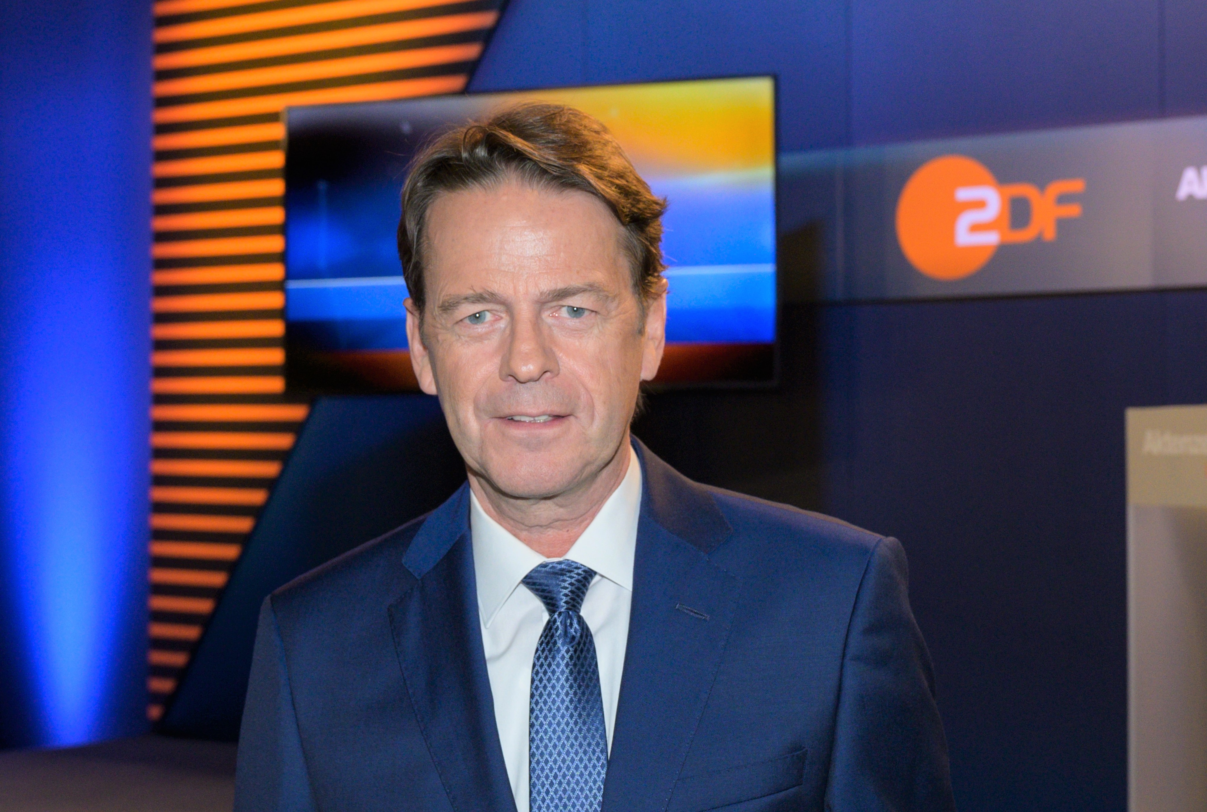 Mord auf dem Weg zur Arbeit! Sozialarbeiter erschossen - Polizei hofft auf Hinweise durch XY!