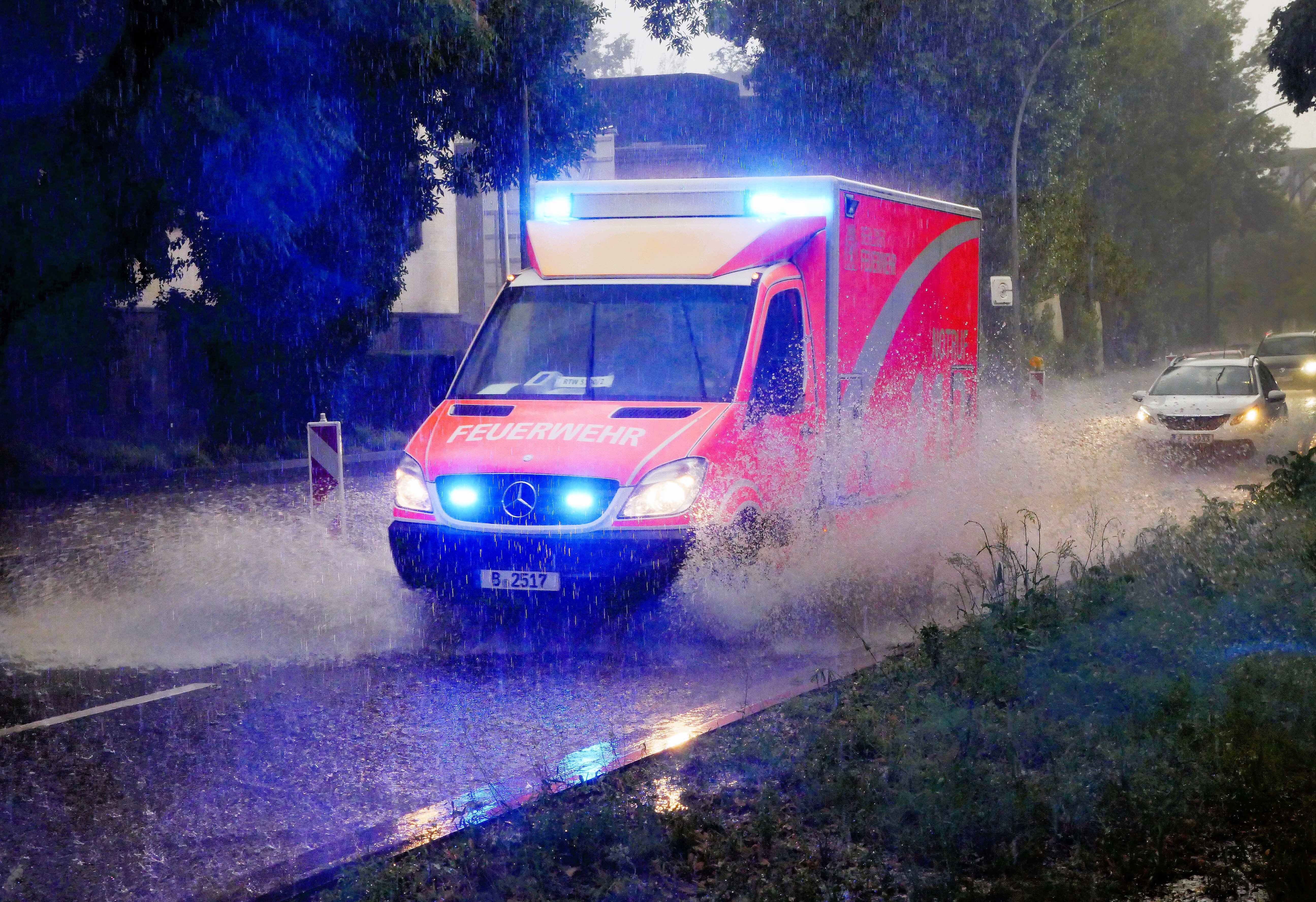 Sabotage im ICE? Kleinkind zieht sich schwere Verbrennungen im Zug zu - Stromadapter manipuliert?